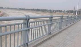 ���е����η�ײ�o��